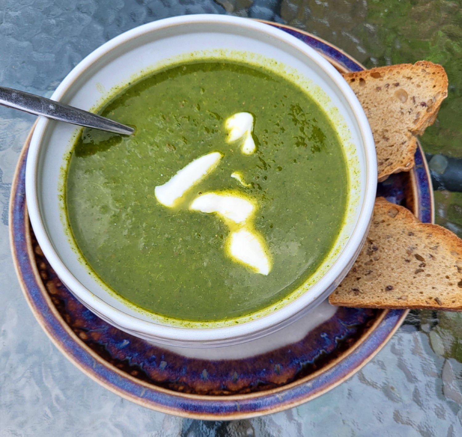 Suppe med Komatsuna og Rapini. Grøn sommerlig version af Marianne Porsborg